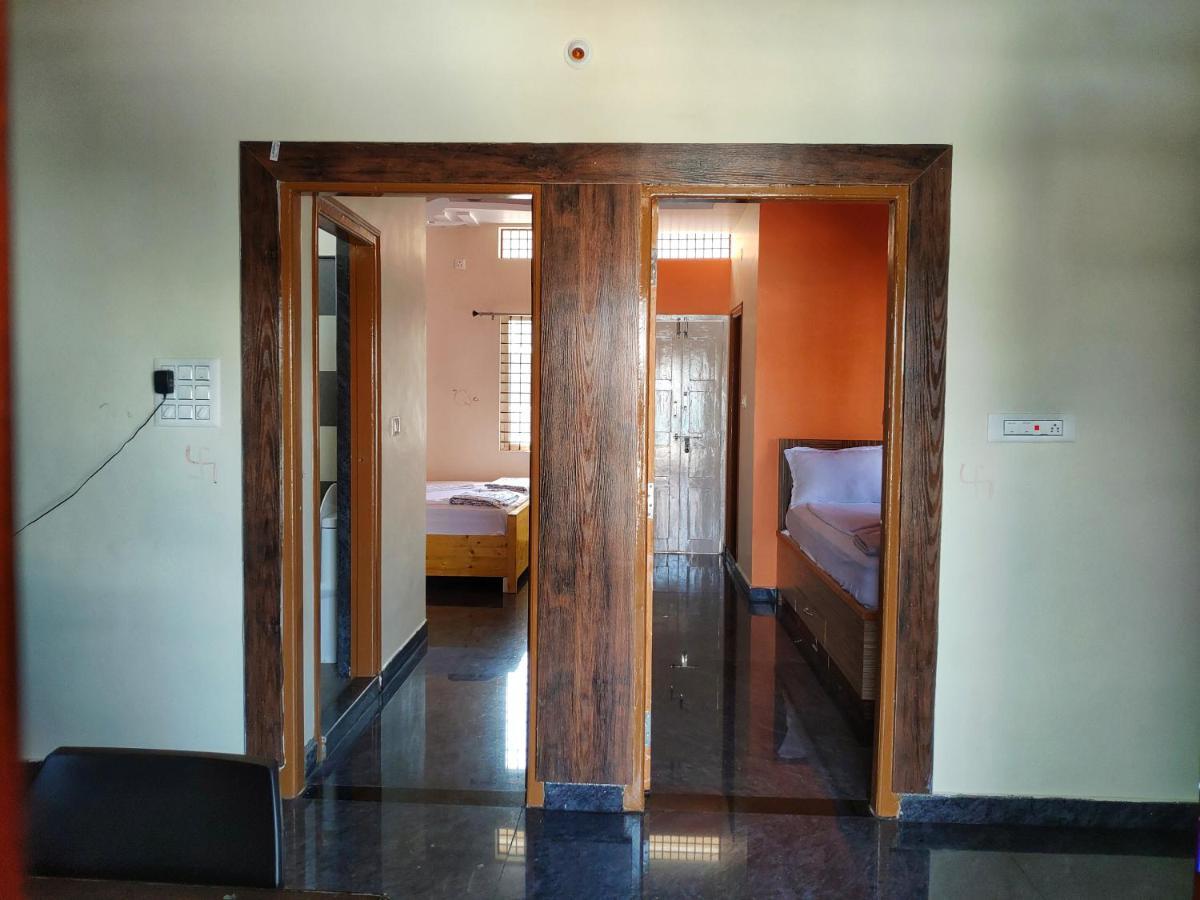 Vijayanagara Home Stay Hampi Zewnętrze zdjęcie