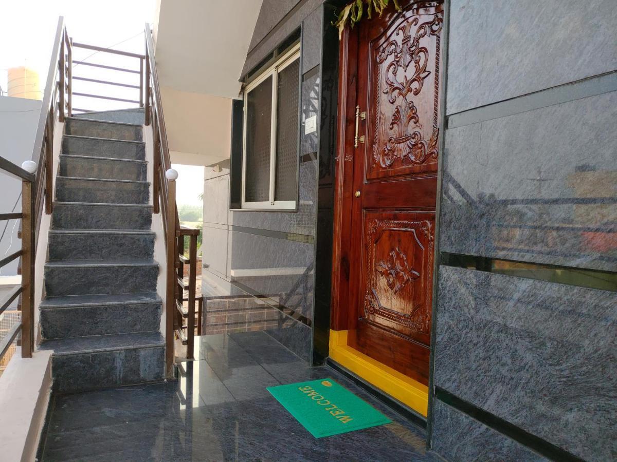 Vijayanagara Home Stay Hampi Zewnętrze zdjęcie