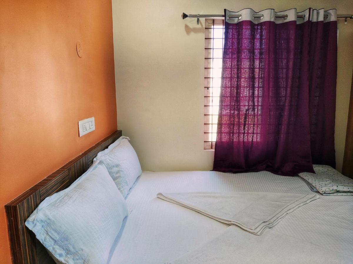 Vijayanagara Home Stay Hampi Zewnętrze zdjęcie
